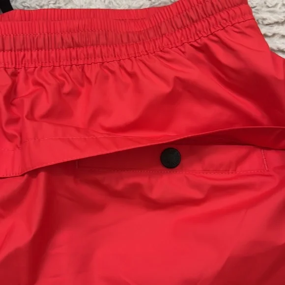 The North Face women’s windwall outline shorts horizon red Size Medium, New! - Picture 12 of 16